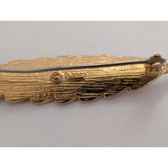 Coro Gold-Tone Feather Brooch Pin Vintage Design 2.75" Long Elegant - Picture 4 of 5